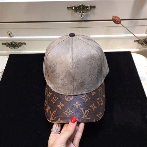 lv hat mens